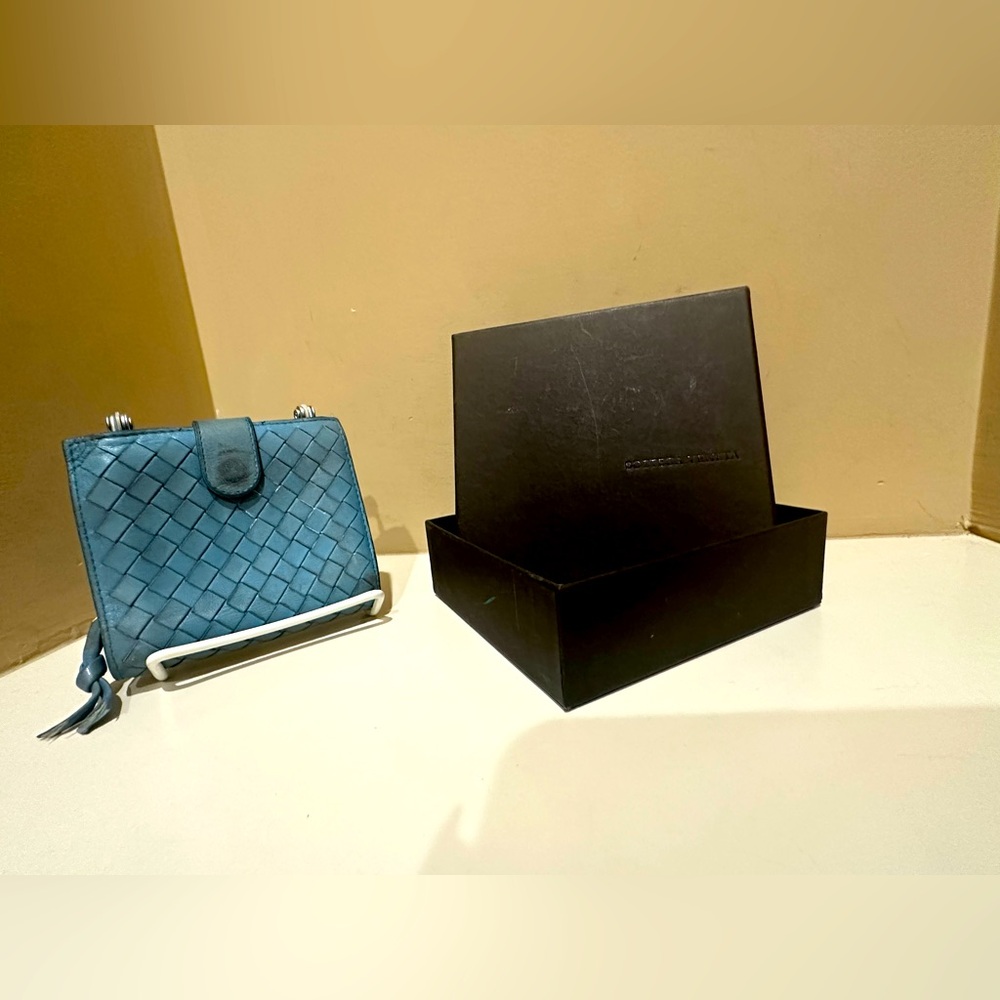 Bottega Veneta Light Blue Intreccio Compact Wallet W/Box